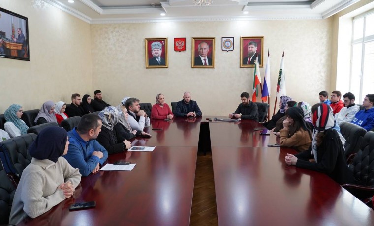 В ЧГУ состоялся круглый стол посвященный Дню восстановления государственности чеченского народа
