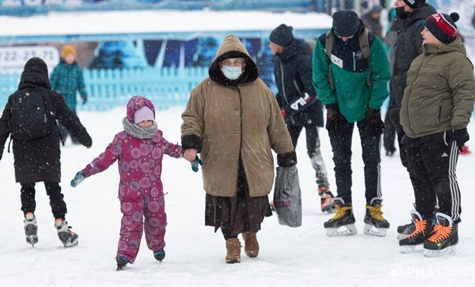 К Новому году семьи с детьми получат еще по 5 тыс. руб. на каждого ребенка до семи лет