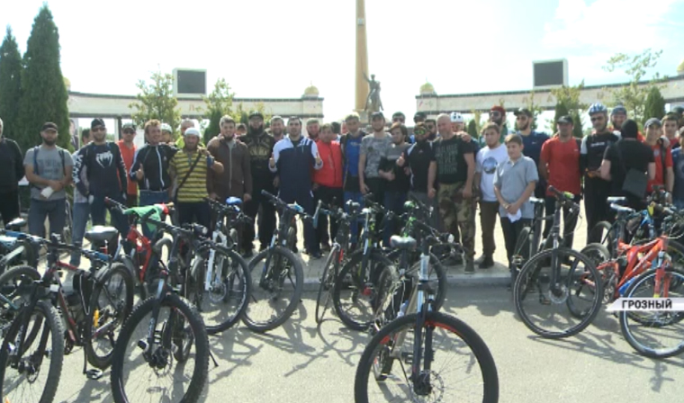 В Грозном состоялся велопробег, посвященный юбилею столицы ЧР