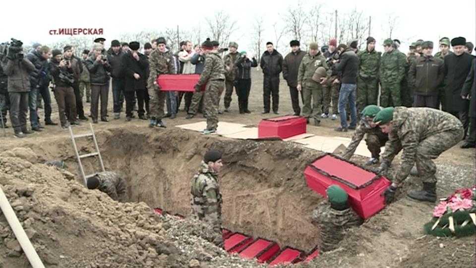 В ст. Ищерская состоялась церемония перезахоронения останков солдат Советской Армии