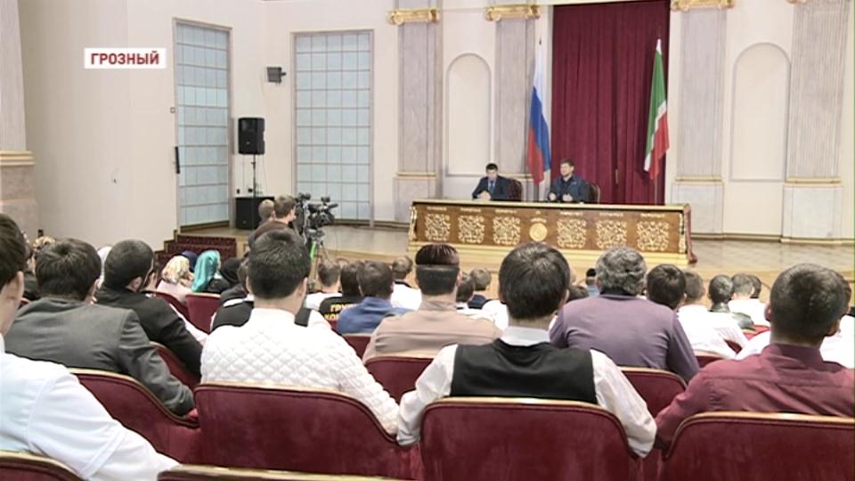 Рамзан Кадыров встретился с активистами движения «Ахмат»