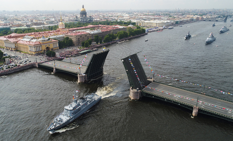 Главный военно-морской парад в России станет ежегодным