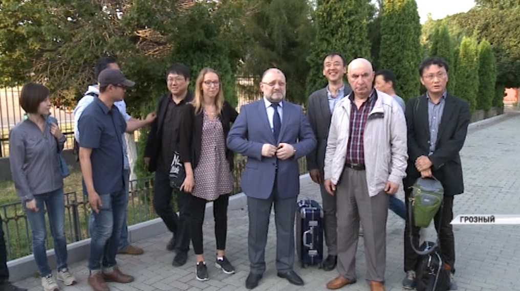 Чеченскую Республику с рабочим визитом посетили сотрудники МИД РФ и иностранные журналисты 