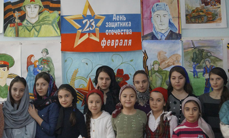 В Грозном прошла выставка детского изобразительного искусства