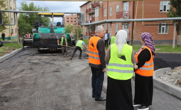 В столице региона проверили ход строительных работ по улице Басханова