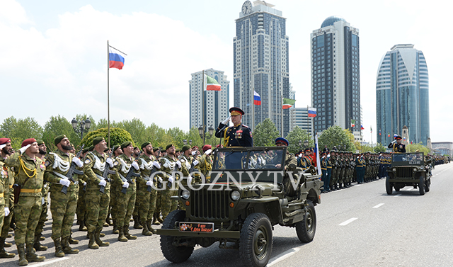 В Грозном прошел военный парад, посвященный 74-летию со Дня Победы в ВОВ 