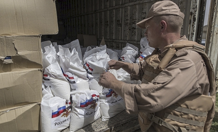 Около пяти тонн гуманитарной помощи за сутки получили сирийцы от военнослужащих России
