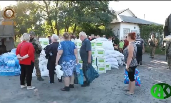 Гуманитарная помощь от РОФ им. А.-Х. Кадырова доставлена жителям города Кременная (ЛНР)