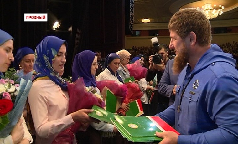 Рамзан Кадыров принял участие в мероприятии посвященном Дню социального работника