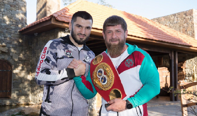 Рамзан Кадыров поздравил Артура Бетербиева с победой на профессиональном ринге