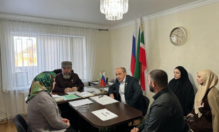 Депутаты Парламента ЧР провели встречу с председателем избирательной комиссии Веденского района