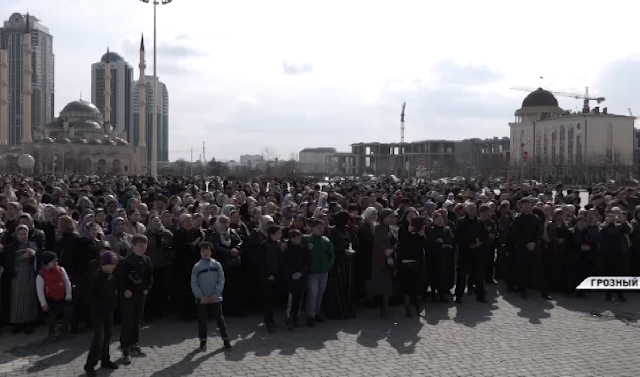 На центральной площади Грозного состоялся фестиваль «Крымская весна»