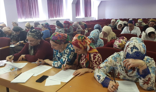 480 учителей русского языка из Чечни повышают квалификацию
