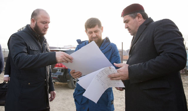 Рамзан Кадыров ознакомился с ходом строительства мечети в посёлке Ойсхар 