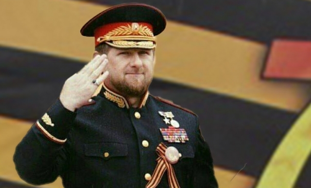 Рамзан Кадыров поздравил соотечественников с Днем Победы