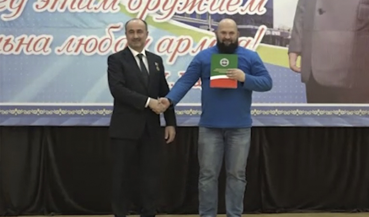 В Миннаце Чечни награждали победителей журналистского конкура «Служу отечеству» 