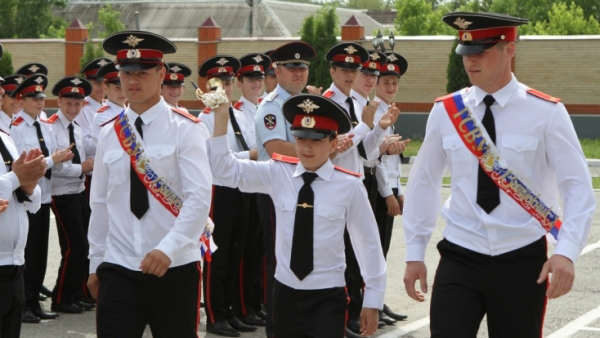 В Грозненском суворовском военном училище МВД России состоялся шестой выпуск воспитанников 