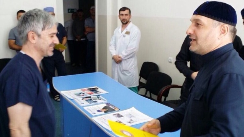 Хусейн Кадыров поздравил медиков грозненской клинической больницы №3
