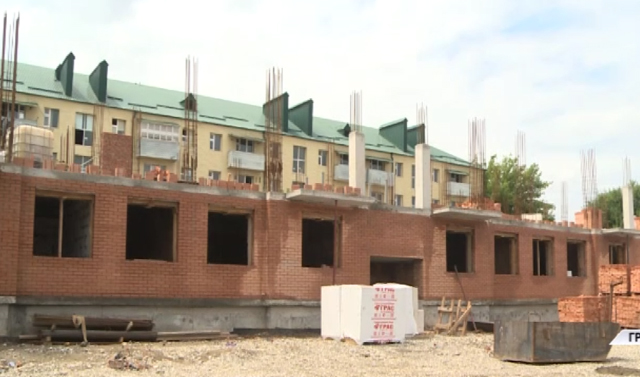 В Чечне реконструируют 58 тысяч кв. метров аварийного жилищного фонда