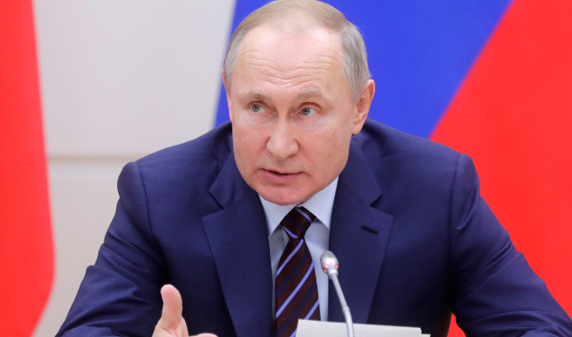 Владимир Путин призвал разработать комплексный подход для борьбы с «группами смерти» в соцсетях