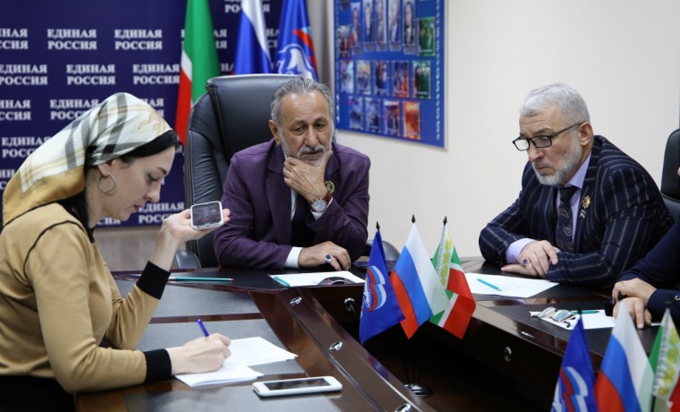 Более 50 жителей ЧР обратились в приемные «Единой России» в ходе Недели приемов старшего поколения