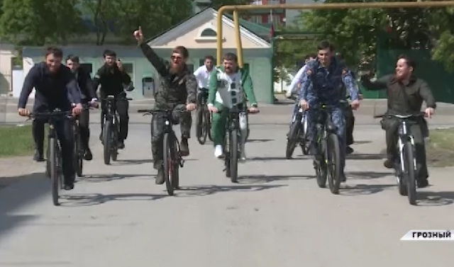 Рамзан Кадыров поделился впечатлениями от общения с людьми во время велопрогулки по Грозному
