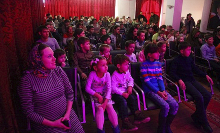 В Театре юного зрителя в Грозном прошло рождественское представление