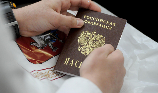 В России вступил в силу федеральный закон, упрощающий получение гражданства РФ
