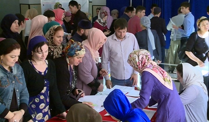 В Шатойском районе одновременно открылись 18  избирательных участков