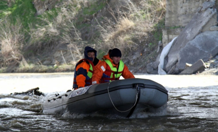 В Грозном прошли учения по спасению людей на реке Сунжа