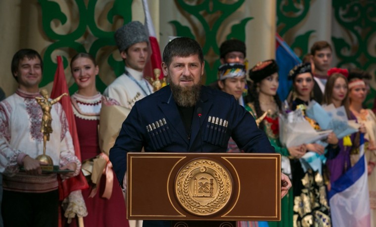 Рамзан Кадыров поздравил россиян с Днем народного единства в эфире федерального телеканала