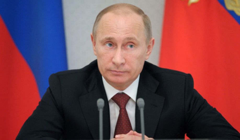 Владимир Путин внес в Госдуму законопроект о расширенном использовании Государственного гимна и флага