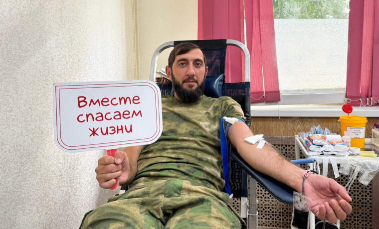 Росгвардейцы поддержали Всероссийскую донорскую акцию в Гудермесе