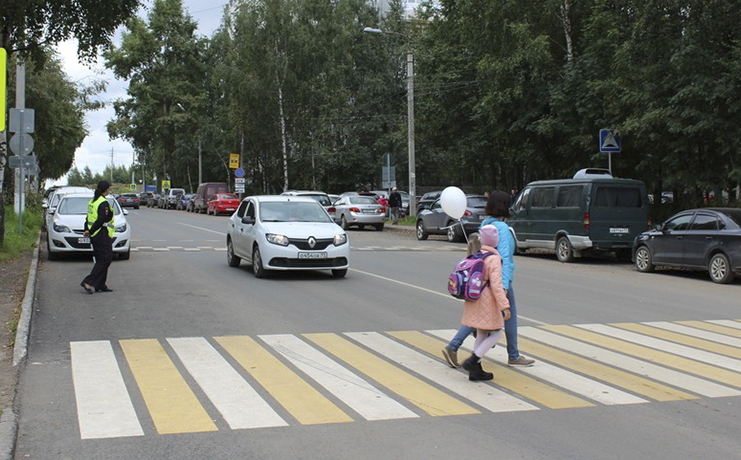 Госдума приняла закон о повышении штрафов за непропуск пешеходов