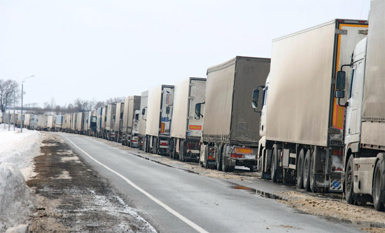 На территории России приостановлено движение около 200 украинских грузовых автомобилей