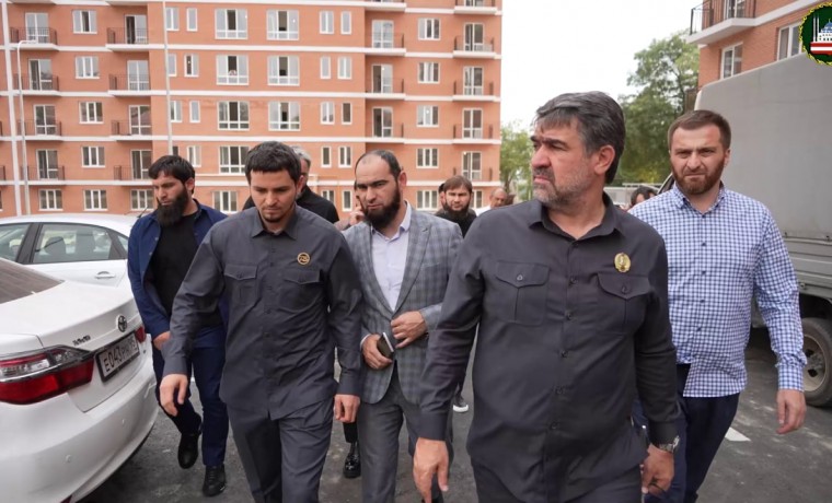 Хас-Магомед Кадыров и Муслим Зайпуллаев ознакомились с ходом строительства домов