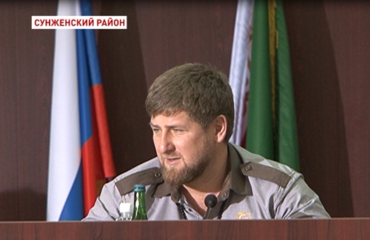 Р. Кадыров провел заседание оперштаба по реконструкции Сунженского района