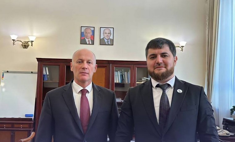 Сулейман Лорсанов встретился с первым заместителем министра здравоохранения РФ Виктором Фисенко