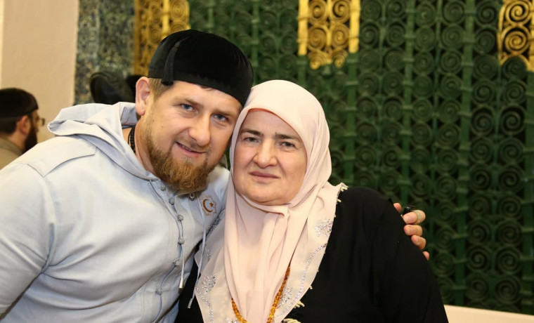 Рамзан Кадыров: День матери - это прекрасный повод выразить любовь и восхищение нашим мамам