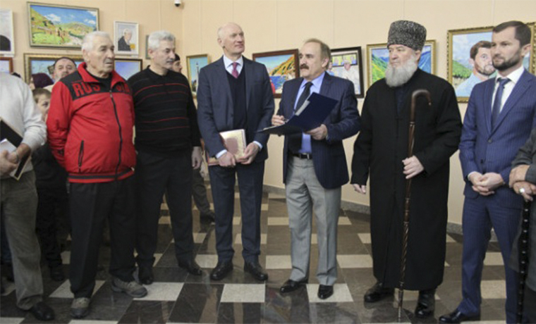 В Национальном музее ЧР открылась персональная выставка художника Зайнди Аласханова 
