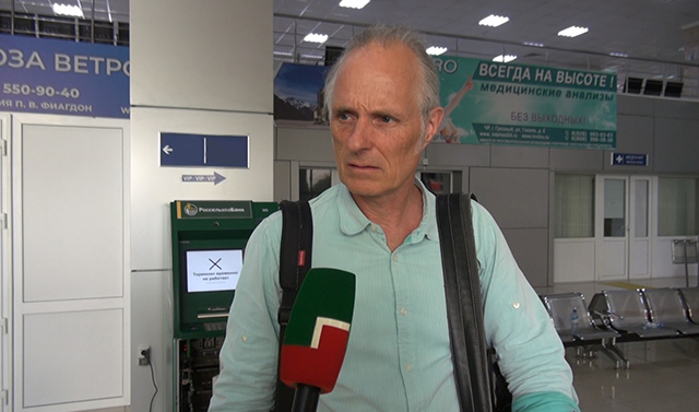 В аэропорту Грозного встречают иностранных журналистов