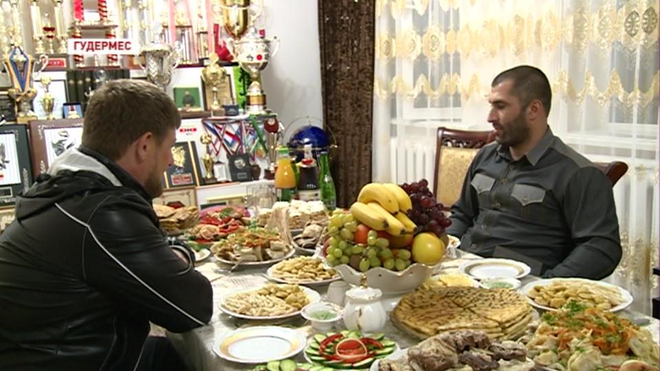 Рамзан Кадыров поздравил Лечи Курбанова с днем рождения