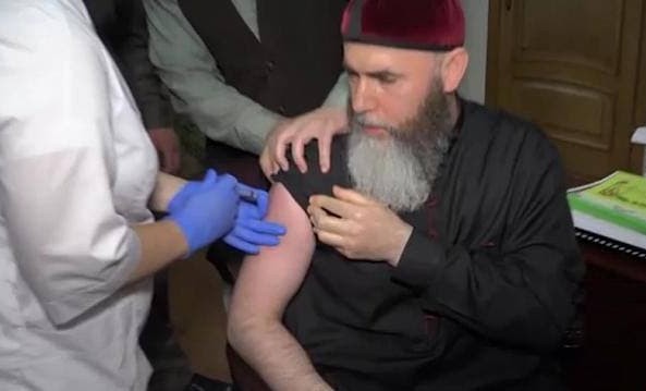 Муфтий ЧР сделал прививку от коронавируса