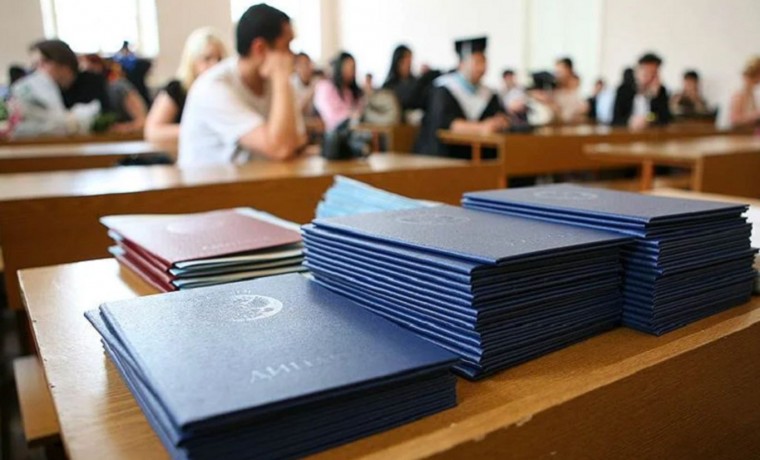 В Госдуме прокомментировали идею выдавать дипломы о высшем образовании со сроком годности