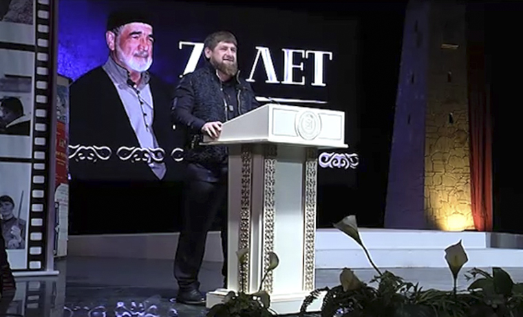 Рамзан Кадыров поздравил Дагуна Омаева с юбилеем
