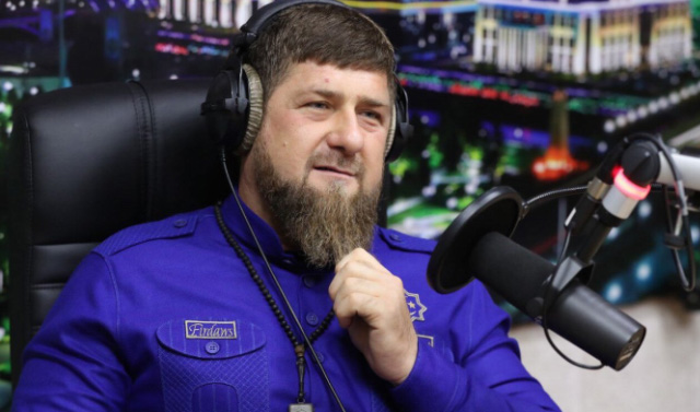 Рамзан Кадыров поздравил журналистов с Днем радио