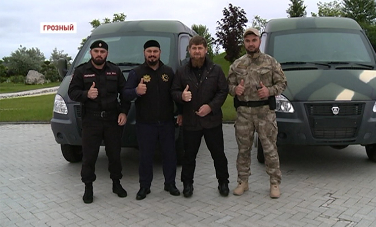 Защита  для правоохранителей в подарок от Аймани Кадыровой 
