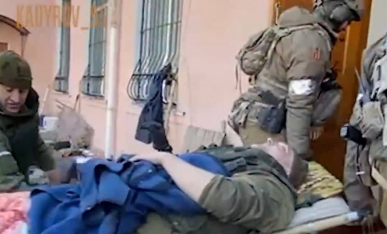 Чеченские росгвардейцы на Украине эвакуировали раненного военнослужащего