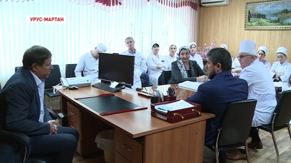 Московский врач Вадим Даминов посетил Урус-Мартановскую районную больницу