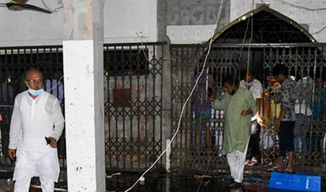 Из-за взрыва кондиционеров в мечети Бангладеша погибли 11 человек 
